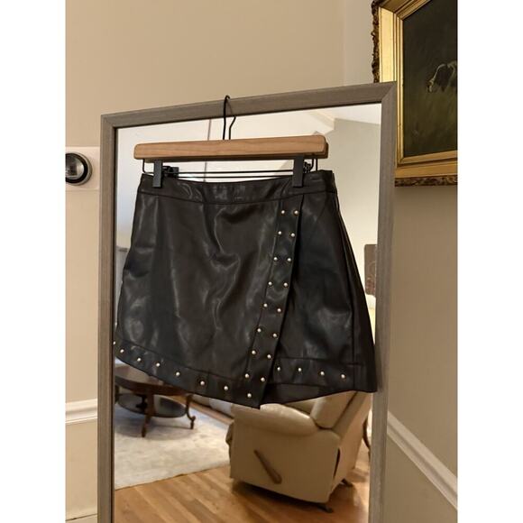 Ces Femme Vegan Leather Studded Black Skort Size Small - Picture 2 of 5
